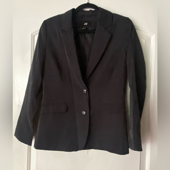 H&M Blazer - Picture 2 of 4